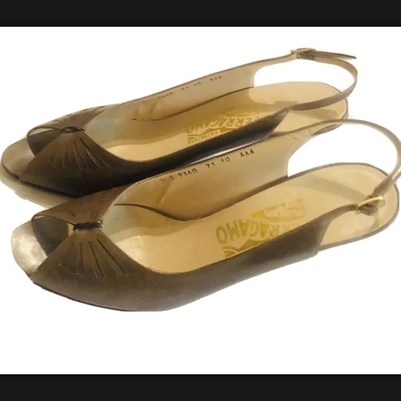 Salvatore Ferragamo Peep Toe Sling Back heels Sz 8 - Picture 1 of 6